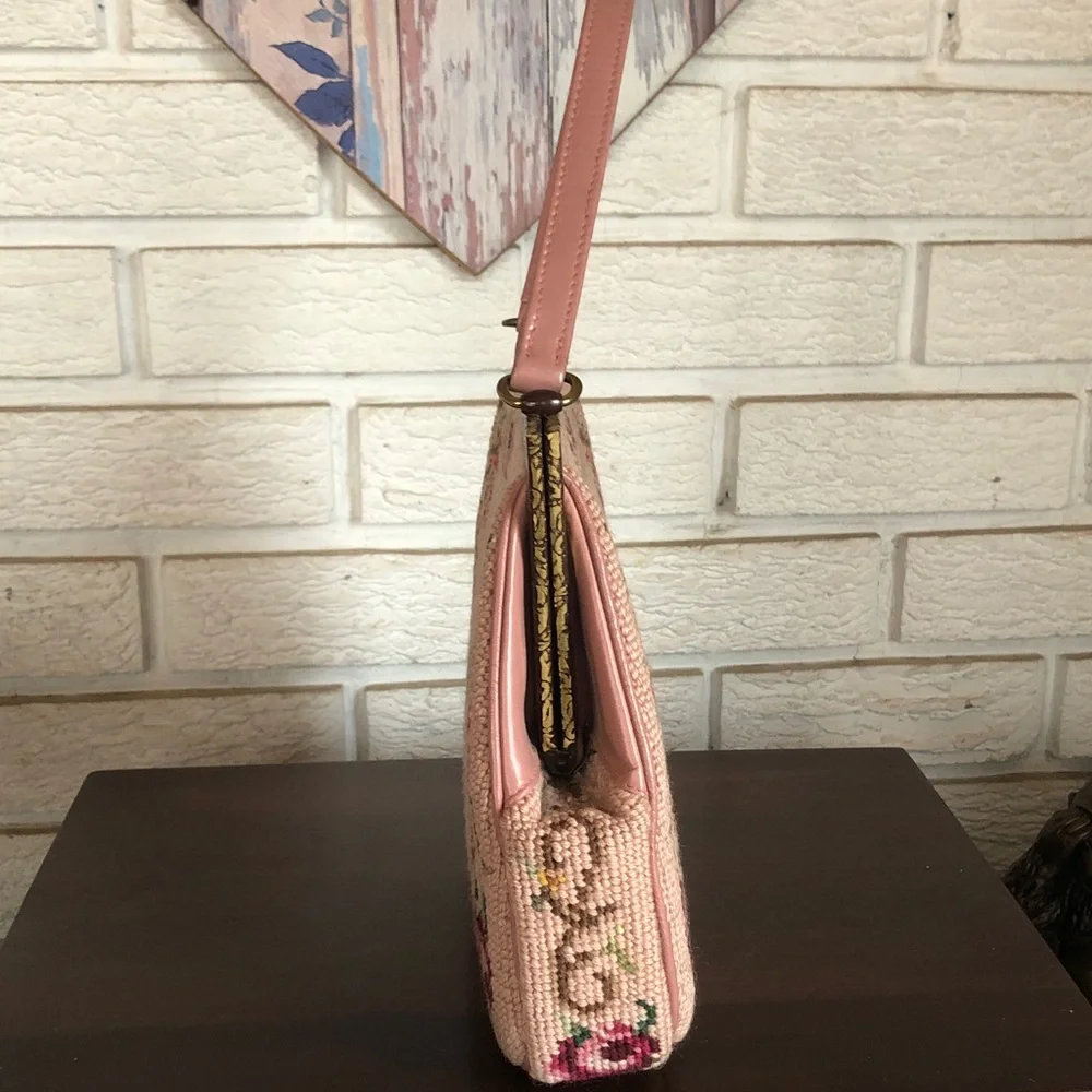 Spectacular 1950s dusty rose floral needlepoint handbag - Picture 7 of 11